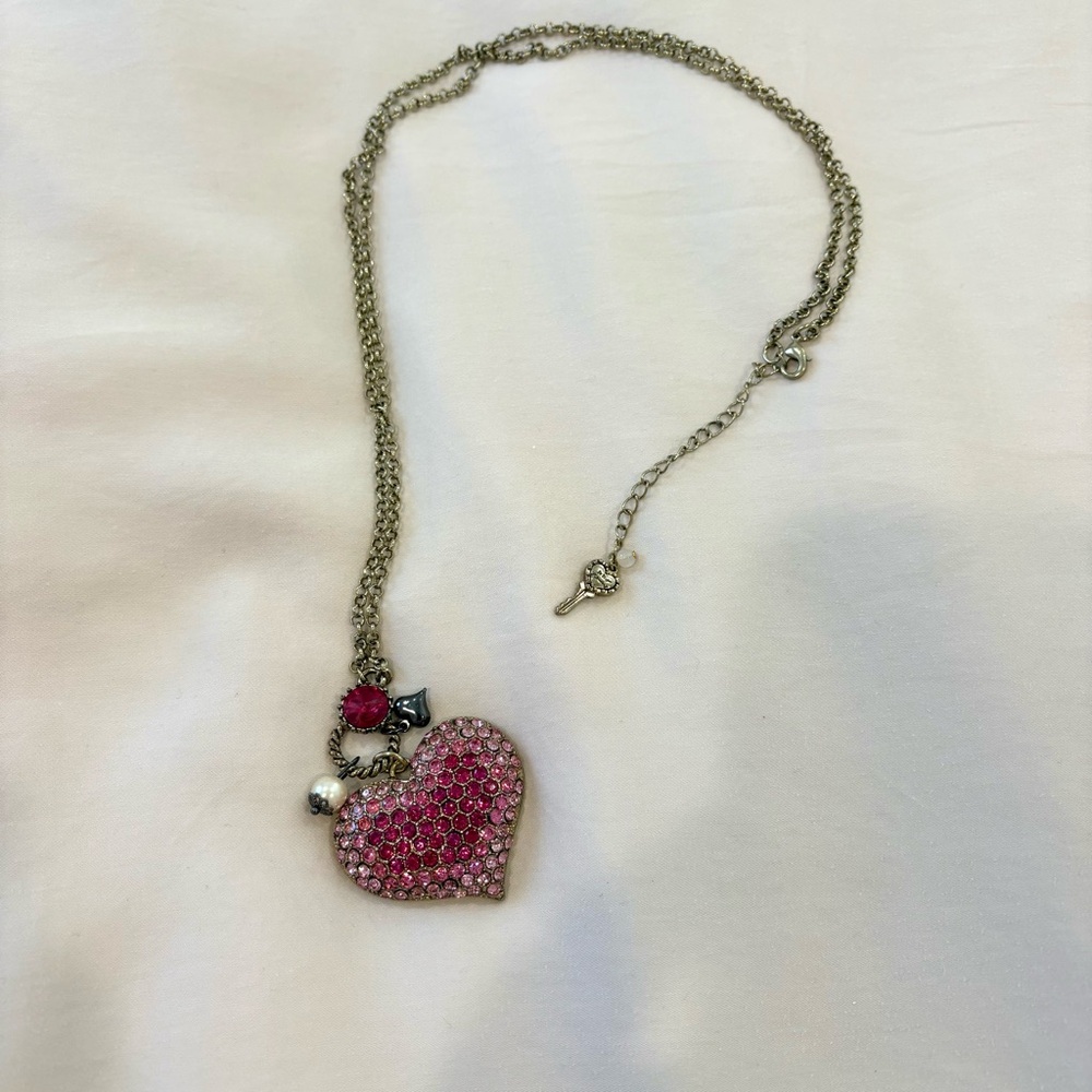 Betsey Johnson vintage heart necklace